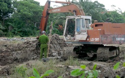 Tiền Giang: Xe múc đất trục trặc, 1 người bị gàu múc đè chết