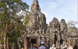 Tiếng nói kỳ lạ khiến một du khách New Zealand đập vỡ tượng Phật ở đền Angkor Wat