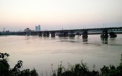 Giữ cầu Long Biên, ưu tiên phương án xây cầu đường sắt mới cách 75m