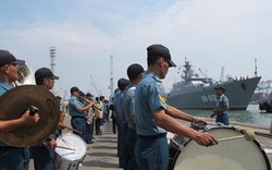 Lần đầu tiên tàu Hải quân Việt Nam thăm chính thức xứ sở vạn đảo