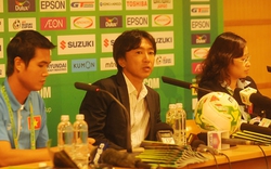 HLV Miura tiết lộ lý do để Công Vinh trên ghế dự bị