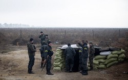 Ukraine chỉ đạo đào chiến hào cô lập quân ly khai ở Luhansk