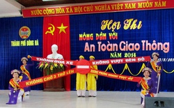 Trong ấm ngoài êm, thắt chặt tình làng xóm