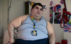 Chàng béo 200 kg khuấy đảo cuộc thi sắc đẹp đồng tính