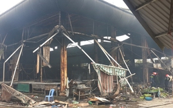 Hà Nội: Cháy chợ Nhật Tân, thiệt hại hơn 2 tỷ đồng