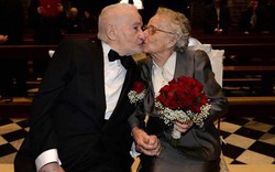 Tìm lại và cưới nhau sau 70 năm xa cách nhờ Facebook