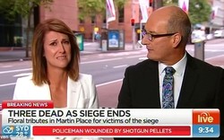Nữ MC bật khóc khi nói về con tin Úc thiệt mạng
