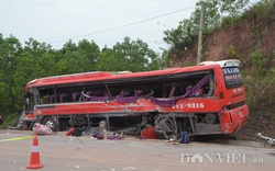 Quảng Ninh: Container đâm xe khách, 6 người tử vong