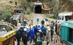 Vụ sập hầm, 12 người mắc kẹt: Tạm đình chỉ công trình