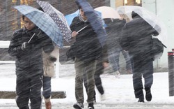 Nhật Bản &#34;oằn mình&#34; trong bão tuyết dữ dội, 11 người thiệt mạng