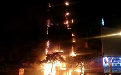 Hà Nội: Nhà 5 tầng bốc cháy ngùn ngụt trên đường Kim Mã
