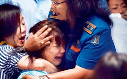 Vụ QZ8501: Thời tiết xấu cản trở việc trục vớt thi thể
