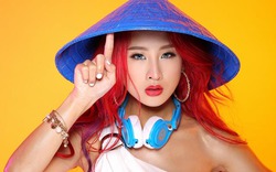 DJ Oxy hóa công chúa tóc đỏ quyến rũ