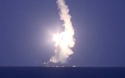 Video: Tàu chiến Nga bắn 26 tên lửa tấn công IS