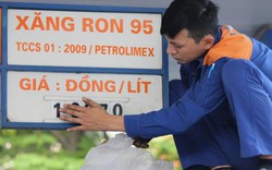 “Ai” làm cho giá xăng dầu trong nước cao?