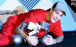 Justin Bieber càn quét MTV EMA, vượt mặt Eminem