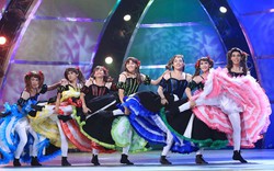 7 vũ công nam mặc váy gây sốt trên sân khấu