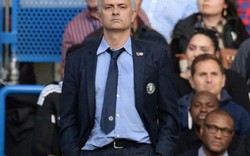 Lộ diện kẻ “đâm sau lưng” Mourinho