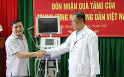 Phó Chủ tịch thường trực Ban chấp hành Trung ương Hội NDVN Lại Xuân Môn: Thăm và tặng thiết bị  cho Bệnh viện  Sản - Nhi Bắc Giang