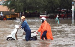 Tình người Sài Gòn mùa … nước ngập