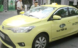 Taxi mâu thuẫn, dân nhậu tự lo đường về