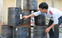 Hưng Yên: Phát hiện 11 thùng chất cấm vàng ô dùng sản xuất TACN