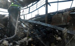 TPHCM: Xưởng dệt bốc cháy, 5 người thương vong
