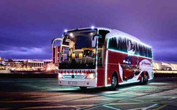 Mercedes Christmas Travego mới khoe sắc dịp Giáng sinh