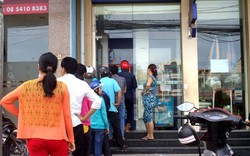 TP.HCM: Mệt mỏi với rút tiền cây ATM ở khu công nhân