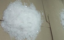 “Lái buôn" người Trung Quốc mang 2 kg ma túy đá sang VN