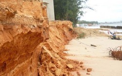 Bình Thuận:  Triều cường  uy hiếp làng biển