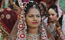 Tỉ phú kim cương Ấn Độ làm đám cưới cho 151 cặp uyên ương