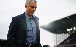 CHÍNH THỨC: Chelsea sa thải HLV Mourinho