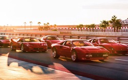 Doanh nhân sở hữu 5 thế hệ siêu xe Ferrari lừng danh