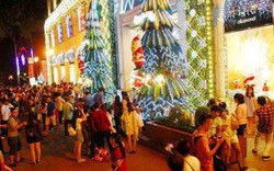 TP.HCM: Đi chơi, chụp ảnh "tự sướng" ở đâu trong đêm Noel?