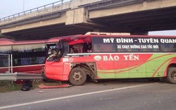2 xe khách đâm nhau trên cao tốc HN-Lào Cai: Do giành khách?
