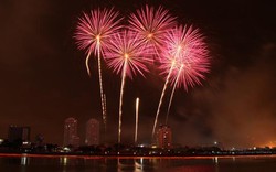 Đà Nẵng lần đầu tiên bắn pháo hoa đón năm mới bên bờ biển