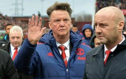 Van Gaal vẫy tay chào tạm biệt CĐV M.U?