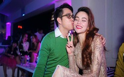 Facebook sao 27/12: Hà Hồ 'tít mắt' khi được trai đẹp hôn