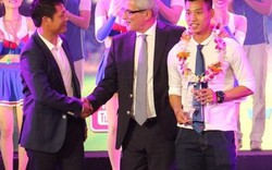 Vì sao HLV Hữu Thắng bỏ về trong gala mừng công V.League?