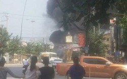 Xe taxi phát nổ kinh hoàng giữa thành phố Cẩm Phả