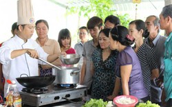 Làm nông trông… du lịch