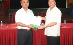 Trao sổ hưu cho nguyên Chủ tịch Hội NDVN Nguyễn Quốc Cường