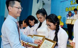 150 học sinh cấp 3 nhận học bổng “Đạm Cà Mau - Hạt Ngọc Mùa Vàng”