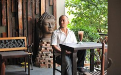 Quán cà phê toàn đồ cổ giữa Sài Gòn của Tiến Đạt