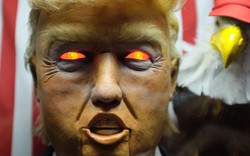 Máy hình Trump ăn nói linh tinh gây náo loạn New York