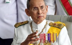 Nhà vua qua đời, Thái Lan nghỉ bóng đá đến hết 2016