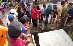 Hà Tĩnh: Dân thót tim chứng kiến hồ Kẻ Gỗ xả nước