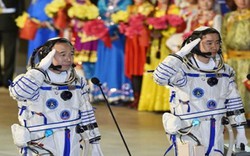 Hai phi hành gia người Trung Quốc được lên trạm Thiên Cung 2