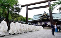 Đổ xô đến ngôi đền linh thiêng nhưng gây tranh cãi nhất ở Nhật Bản